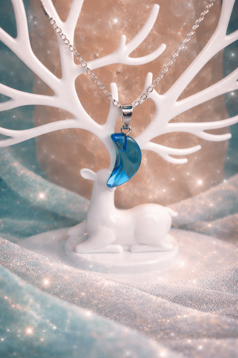 Pendentif et chaîne lune bleu