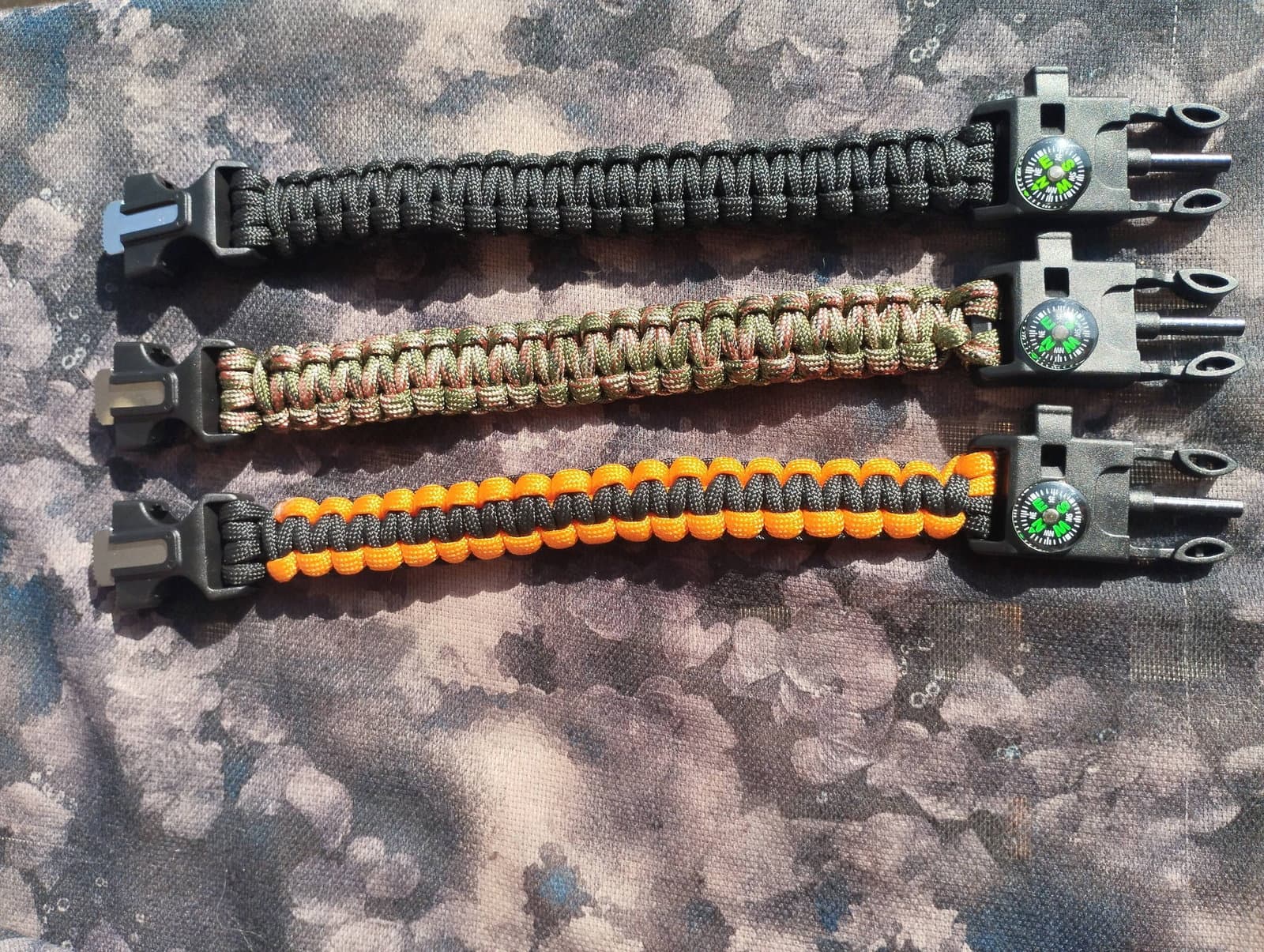 bracelet aventurier multifonction boussole sifflet corde 5 mètres allume feu — visuel 2